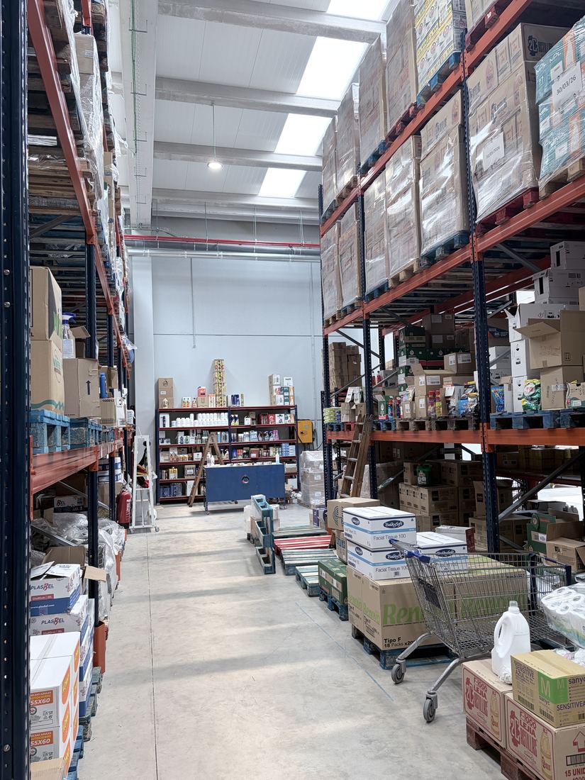 Zona de almacenamiento de droguería