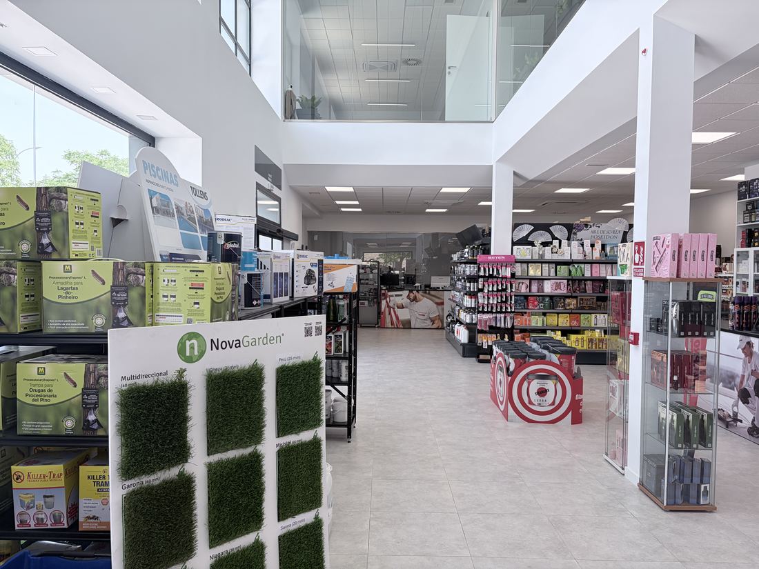 Vista interior de tienda