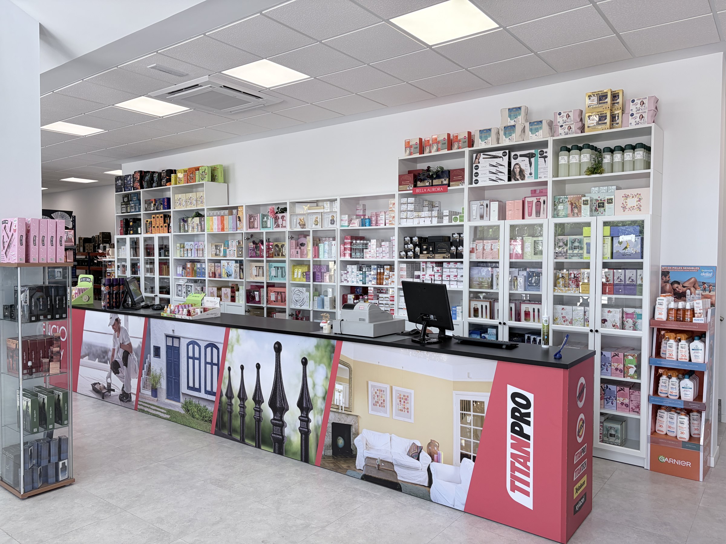 Expositor de perfumería y cosmética